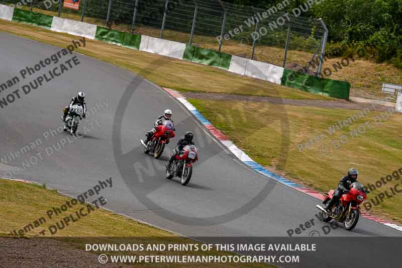 Vintage motorcycle club;eventdigitalimages;mallory park;mallory park trackday photographs;no limits trackdays;peter wileman photography;trackday digital images;trackday photos;vmcc festival 1000 bikes photographs